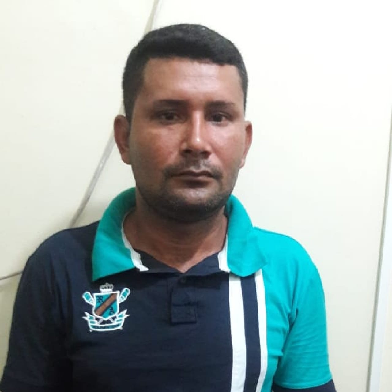 POLÍCIA CIVIL PRENDE HOMEM CONDENADO PELO CRIME DE FURTO QUE SE PASSAVA POR POLICIAL